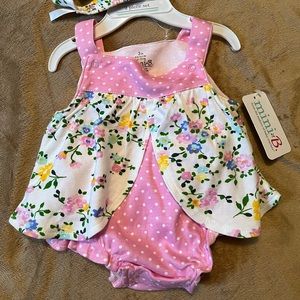 NWT Baby Girl 2 Piece Set Floral Bodysuit Matching Headband Bow 3 Months Mini B